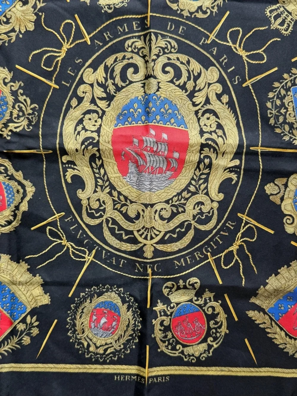 Hermès Les Armes de Paris Silk Pocket Square Scarf Black Gold 16.5” - Picture 3 of 4
